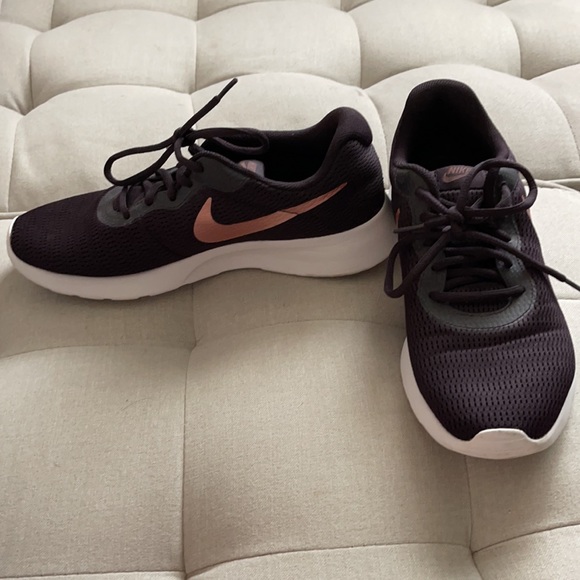 Nike Running Shoes - Picture 3 of 5